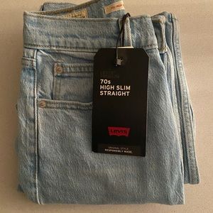 Levi’s- 70’s High Rise Slim Straight
